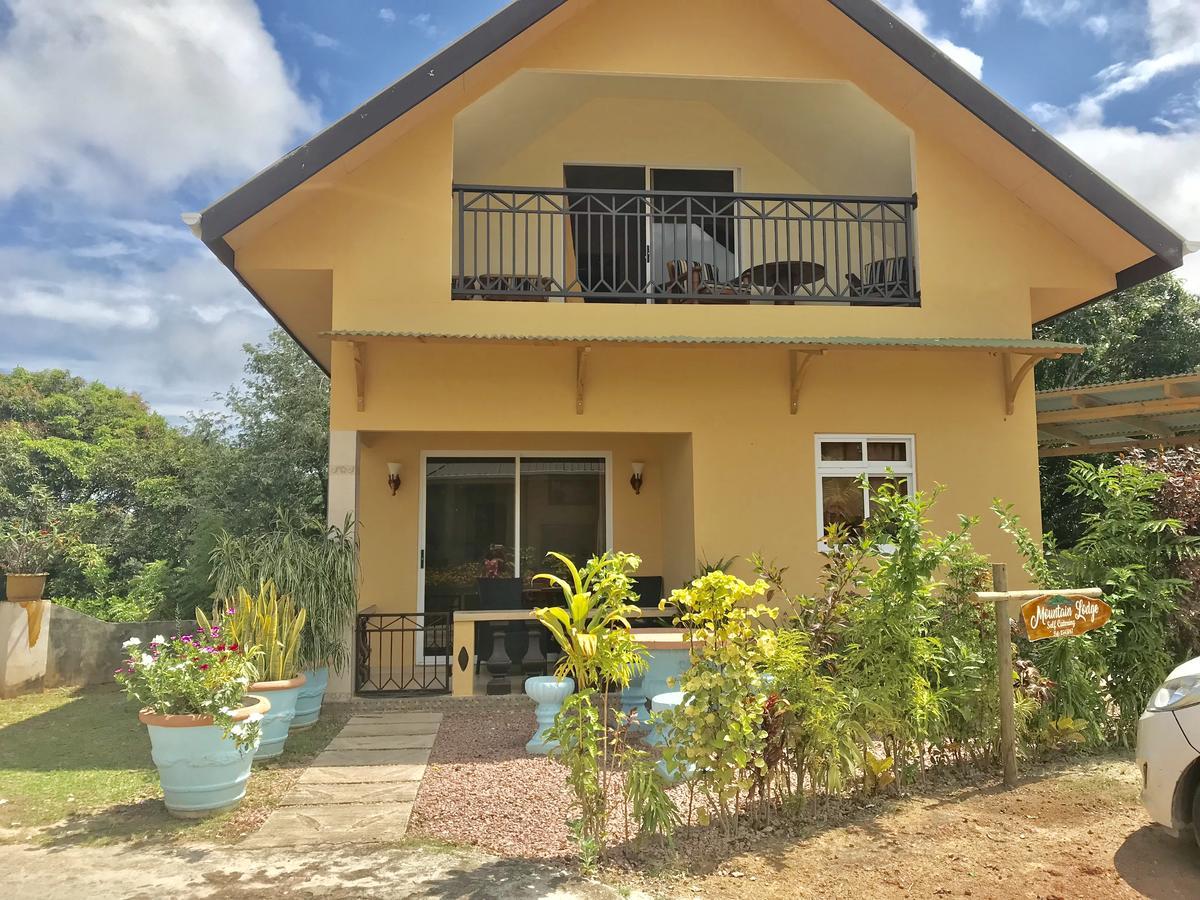 Mountain Lodge Anse Volbert Village  Exterior photo